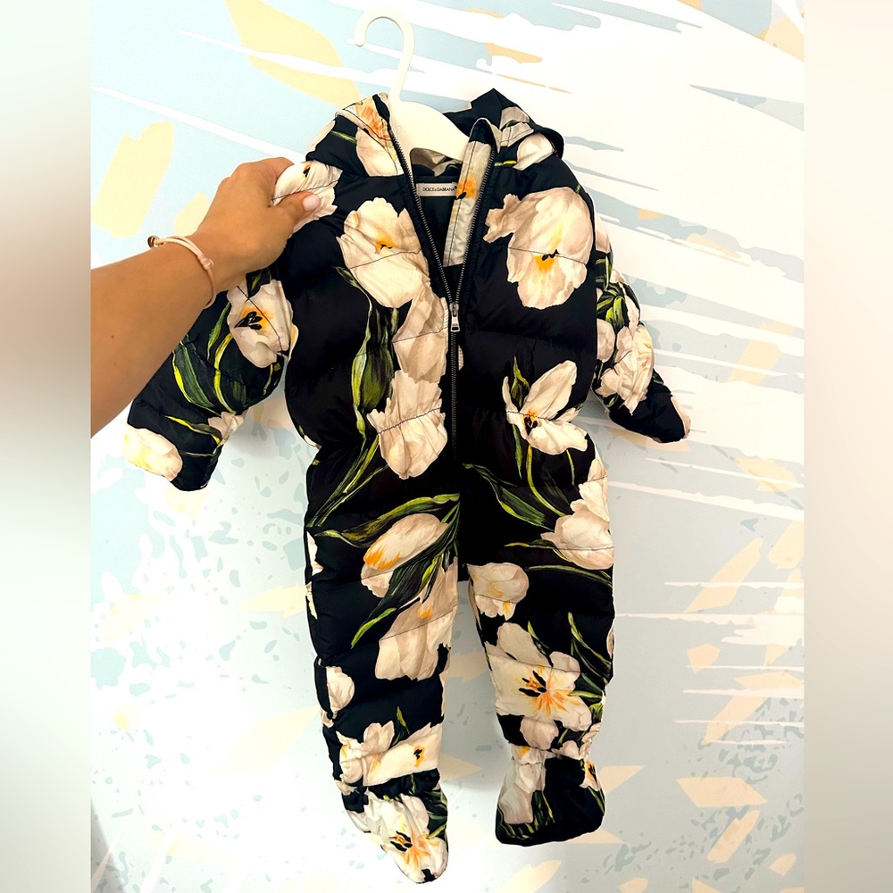 Dolce & Gabbana snow suit. Baby size 9-12 months